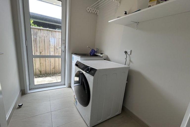 Photo of property in 2 Tutoko Place, Aotea, Porirua, 5024