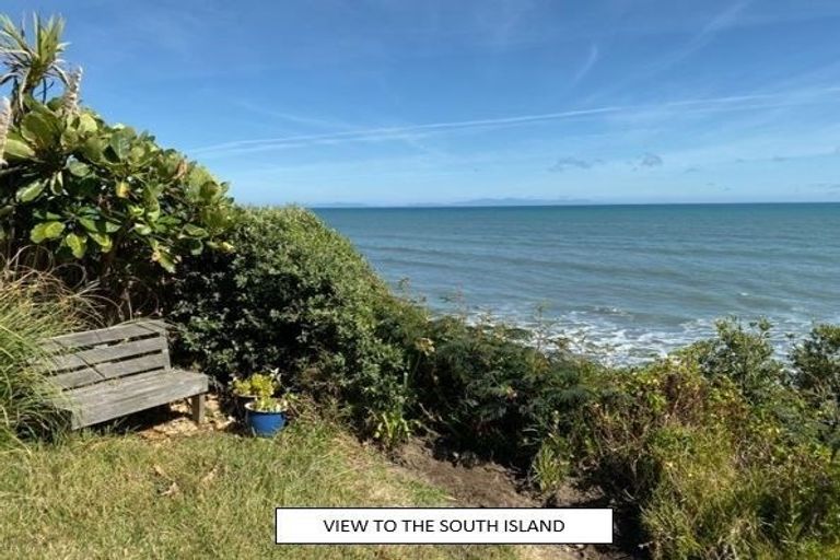 Photo of property in 60 Ames Street, Paekakariki, 5034