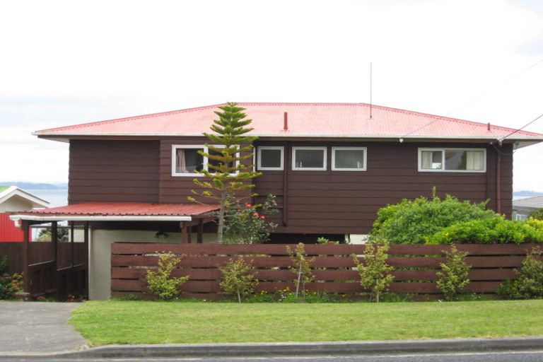 Photo of property in 1310 Whangaparaoa Road, Army Bay, Whangaparaoa, 0930
