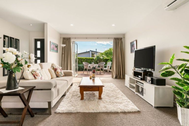 Photo of property in 8 Aubrey Way, Brookfield, Tauranga, 3110