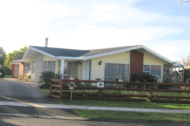 Photo of property in 4 Morrow Avenue, St Andrews, Hamilton, 3200