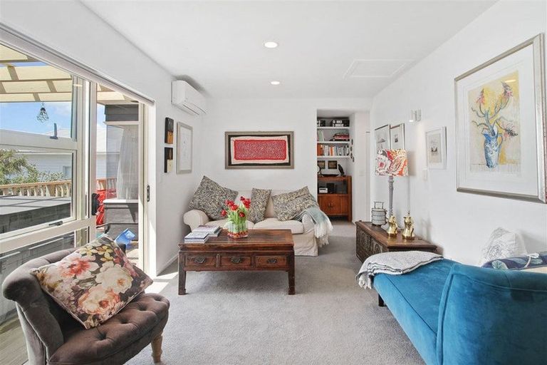 Photo of property in 28 Crispe Road, Clarks Beach, 2122