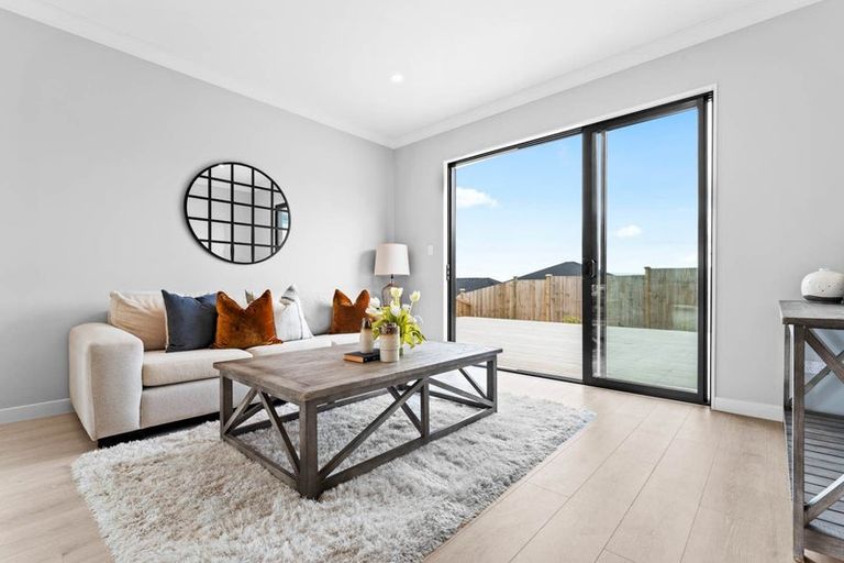 Photo of property in 13 Lumber Rise, Swanson, Auckland, 0614