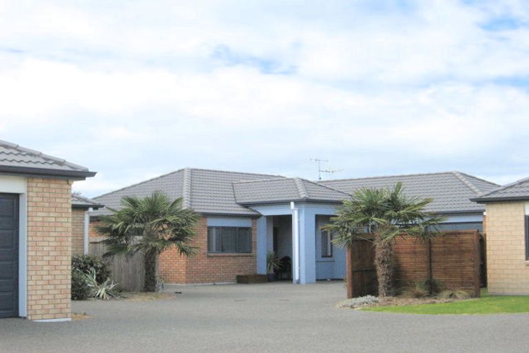 Photo of property in 23 Kahira Crescent, Papamoa Beach, Papamoa, 3118