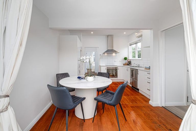 Photo of property in 1/58 Wilsons Road, Saint Martins, Christchurch, 8022