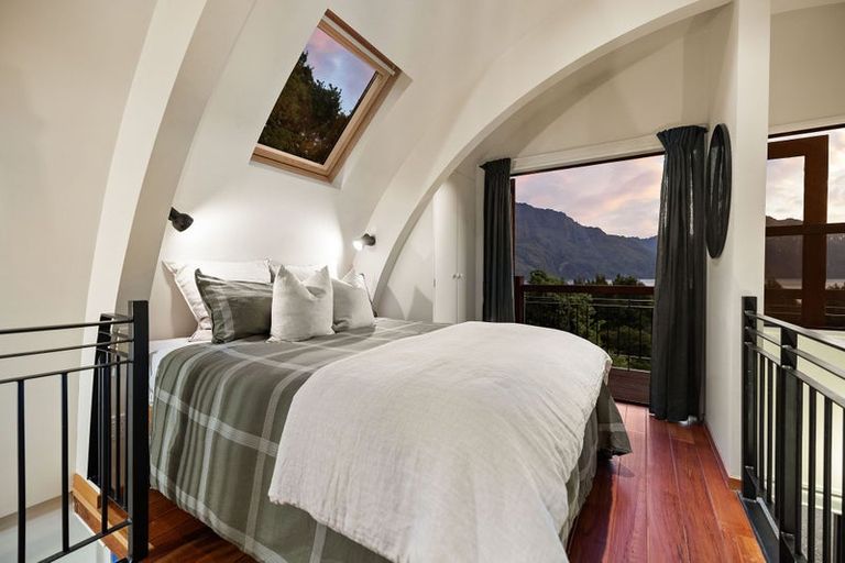 Photo of property in 281 Fernhill Road, Sunshine Bay, Queenstown, 9300