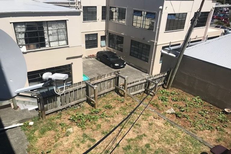 Photo of property in 19 Hania Street, Mount Victoria, Wellington, 6011