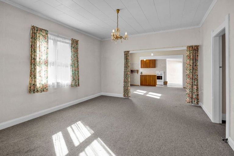 Photo of property in 16 Layard Street, Opunake, 4616