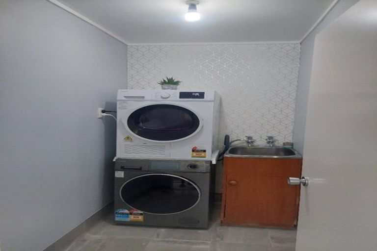 Photo of property in 6 Jacaranda Grove, Maungaraki, Lower Hutt, 5010