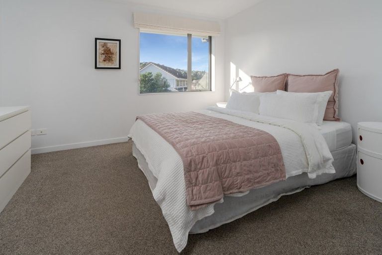 Photo of property in 13/2 Stone Street, Miramar, Wellington, 6022