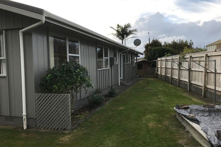 Photo of property in 8 Evelyn Place, Welbourn, New Plymouth, 4310