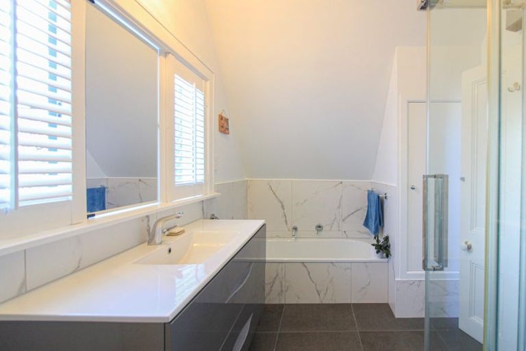 Photo of property in 16 Newman Terrace, Thorndon, Wellington, 6011