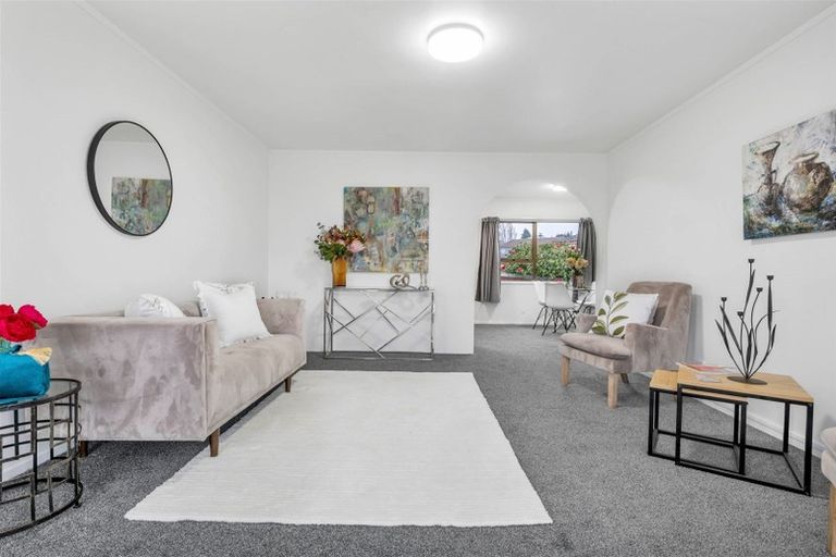 Photo of property in 2/46 View Road, Henderson, Auckland, 0612