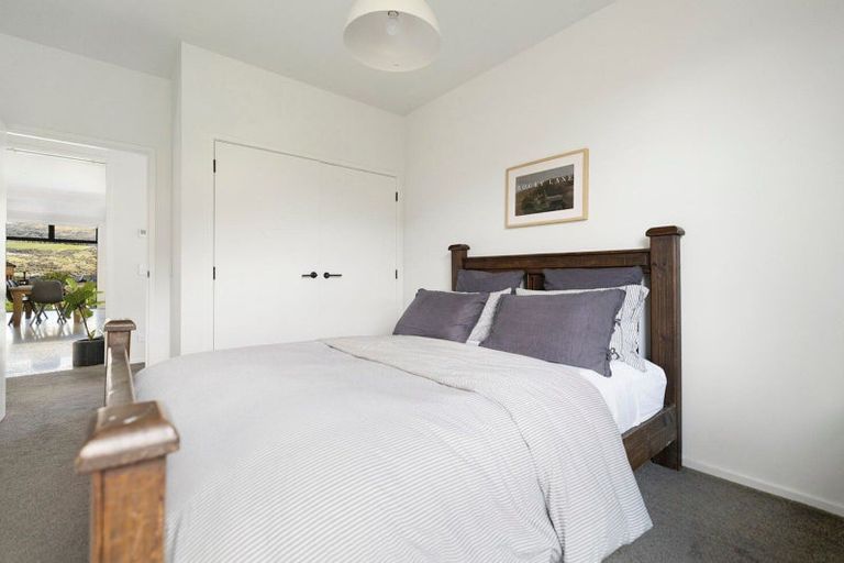 Photo of property in 52 Cunninghams Drive, Jacks Point, Queenstown, 9371