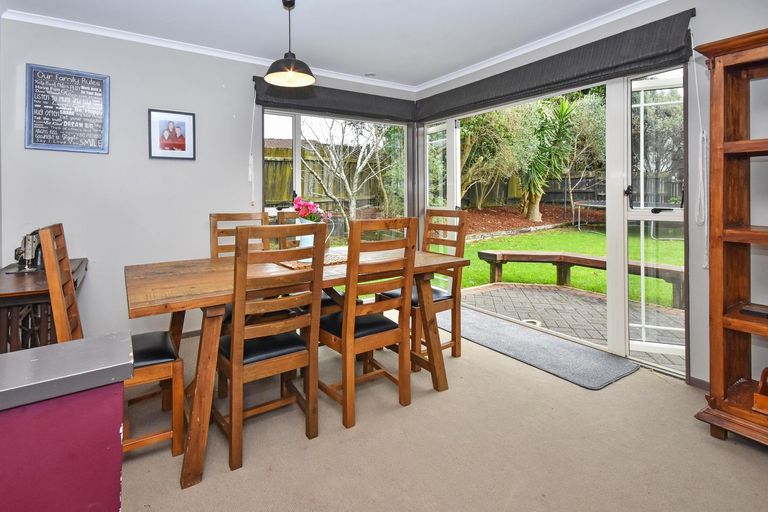 Photo of property in 61 Carnoustie Drive, Wattle Downs, Auckland, 2103