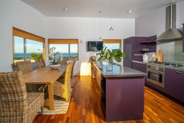 Photo of property in 5 Dunkeld Lane, Redcliffs, Christchurch, 8081