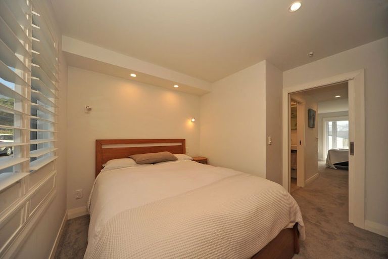 Photo of property in 1/2 Hood Street, Mount Victoria, Wellington, 6011