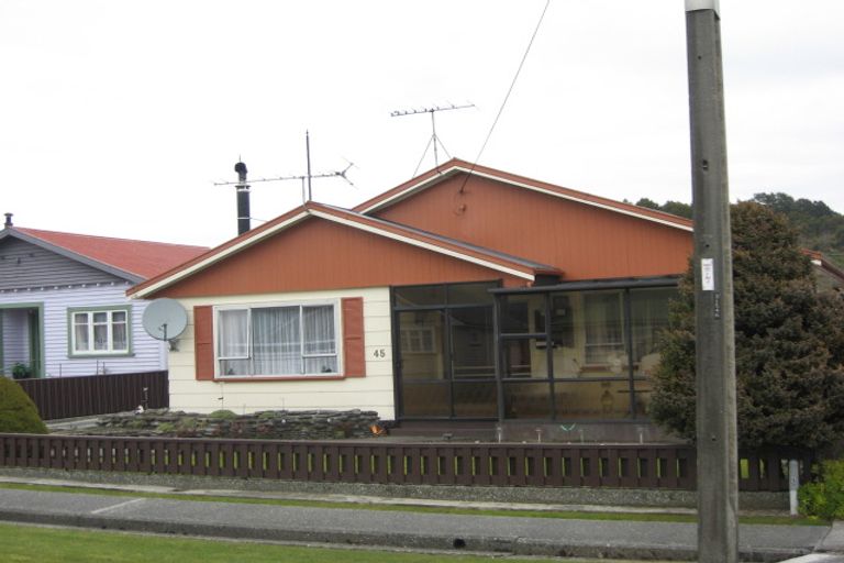 Photo of property in 45 Inverness Street, Dunollie, Runanga, 7803