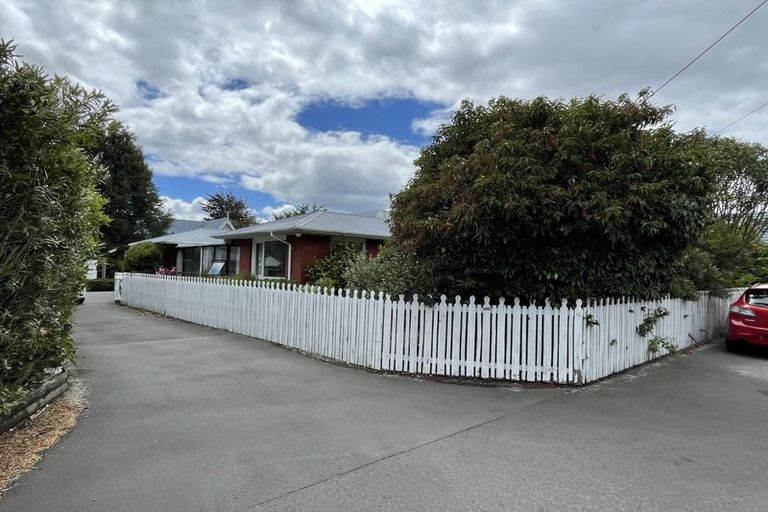 Photo of property in 38b Avonhead Road, Avonhead, Christchurch, 8042