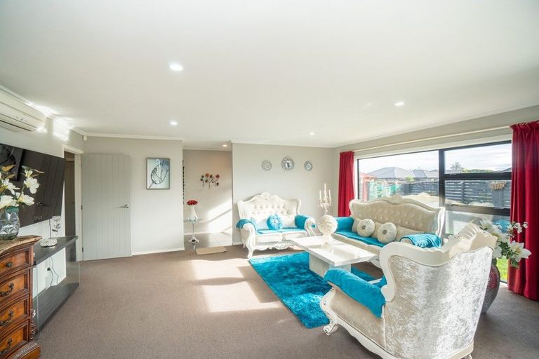 Photo of property in 1 Angelina Way, Kelvin Grove, Palmerston North, 4414