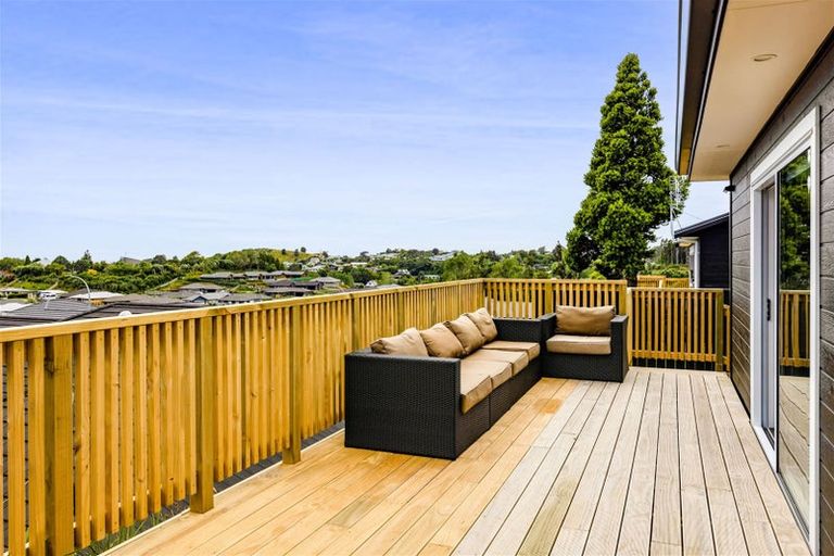 Photo of property in 22 Maple Crescent, Whalers Gate, New Plymouth, 4310