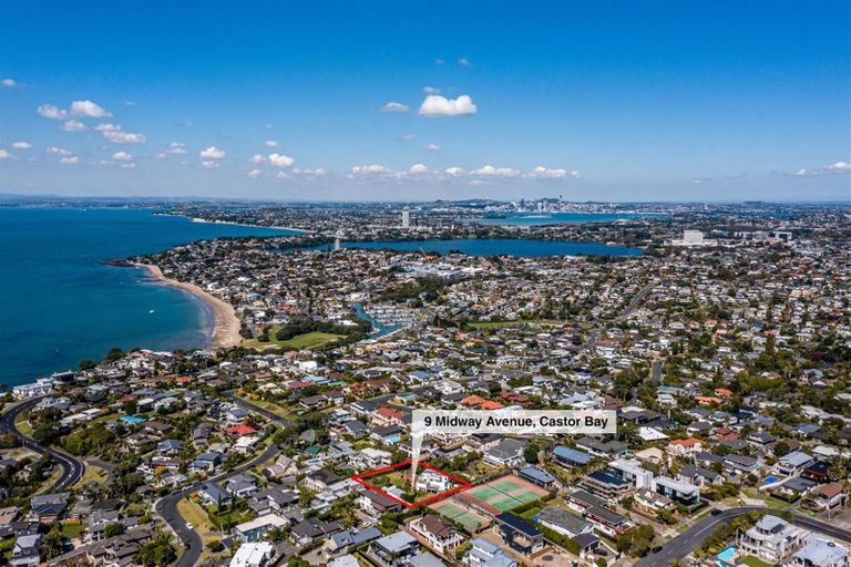 Photo of property in 9 Midway Avenue, Castor Bay, Auckland, 0620