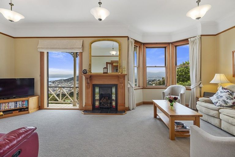 Photo of property in 35 Karepa Street, Brooklyn, Wellington, 6021