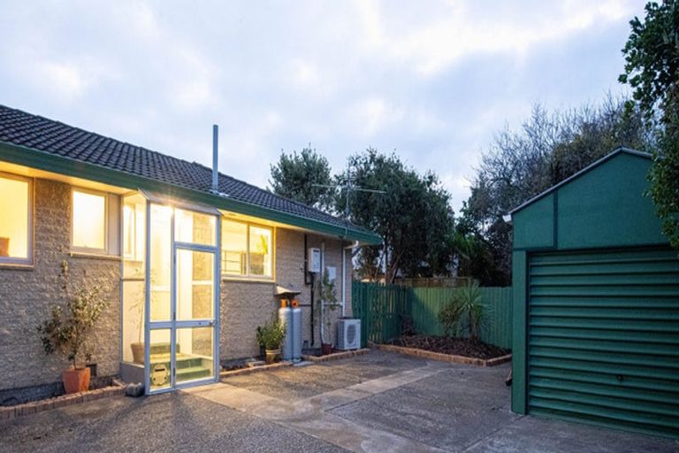 Photo of property in 2/121a Estuary Road, South New Brighton, Christchurch, 8062
