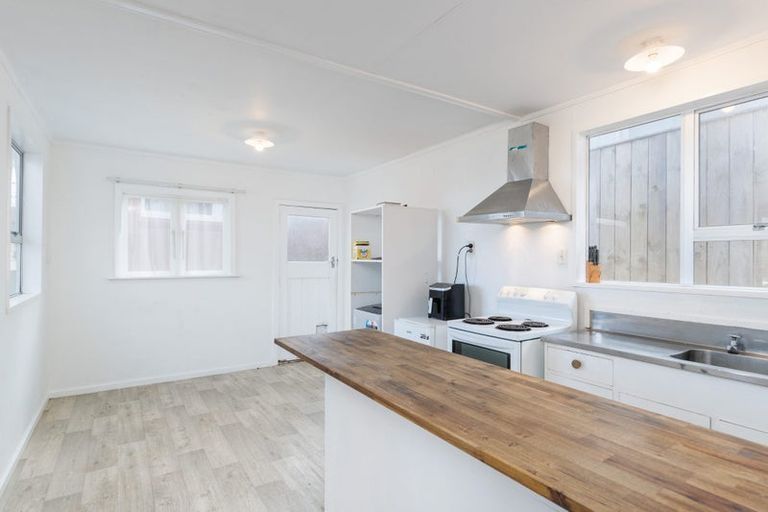 Photo of property in 37 Bedford Street, Cannons Creek, Porirua, 5024