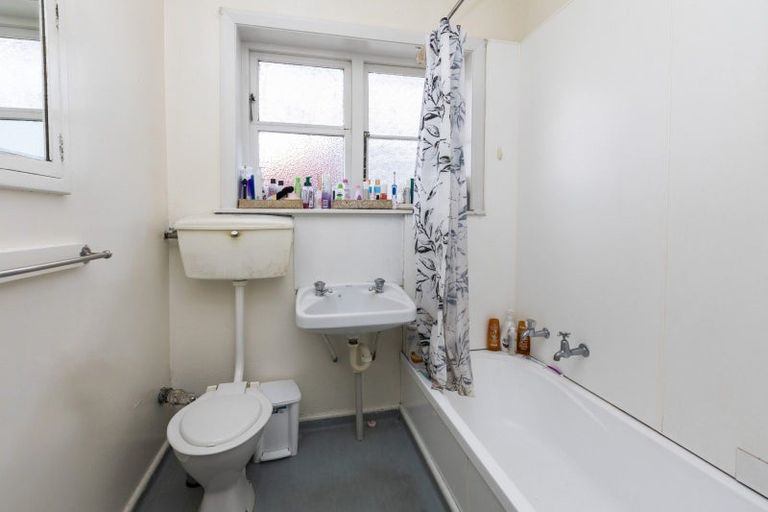 Photo of property in 17 Paeroa Street, Riccarton, Christchurch, 8041