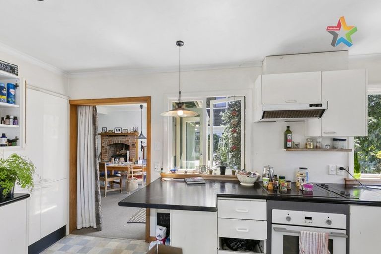 Photo of property in 22 Miro Street, Eastbourne, Lower Hutt, 5013