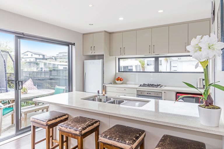 Photo of property in 48 Madison Terrace, Silverdale, 0932