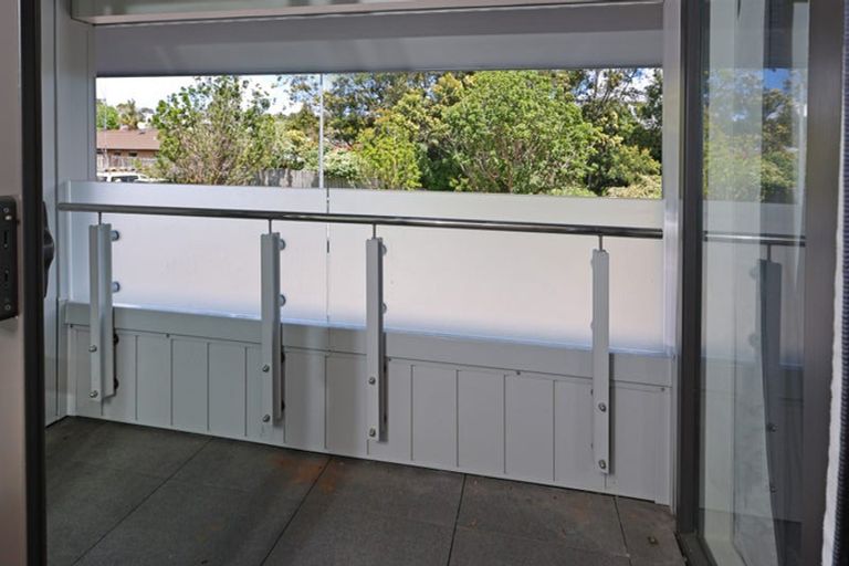 Photo of property in 11a/30 Westward Ho, Glen Eden, Auckland, 0602