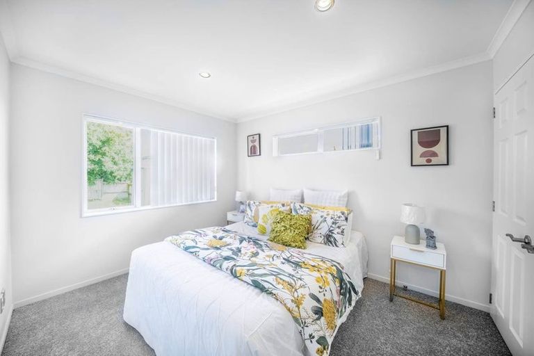 Photo of property in 10 Hornbill Drive, Fairview Heights, Auckland, 0632