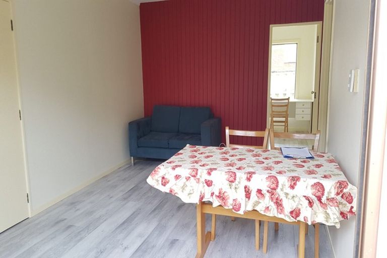 Photo of property in 1/7 Northwick Place, Hillcrest, Auckland, 0627