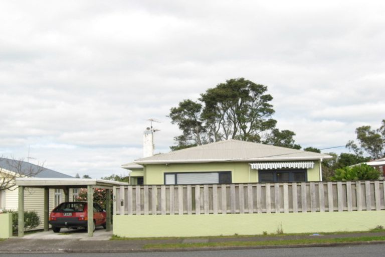 Photo of property in 20 Ngaio Street, Strandon, New Plymouth, 4312