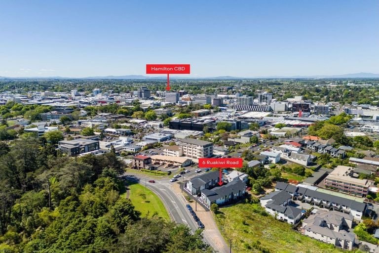Photo of property in 6 Ruakiwi Road, Hamilton Lake, Hamilton, 3204