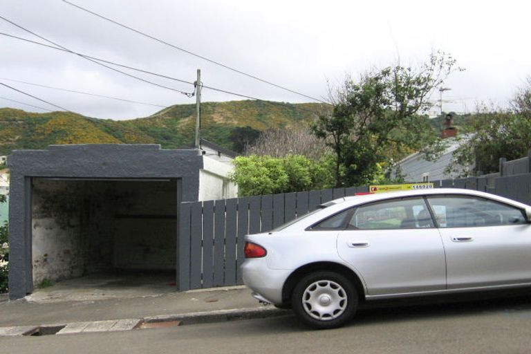 Photo of property in 20 Clyde Street, Island Bay, Wellington, 6023