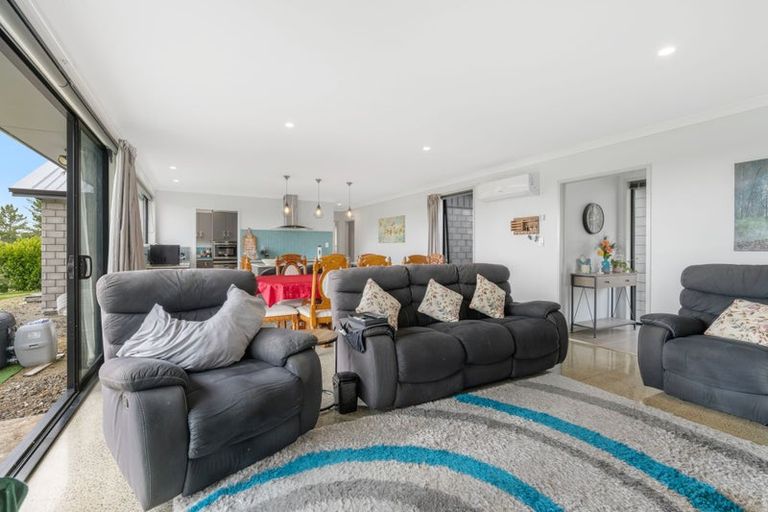 Photo of property in 4 Matahehe Lane, Tinopai, Matakohe, 0593