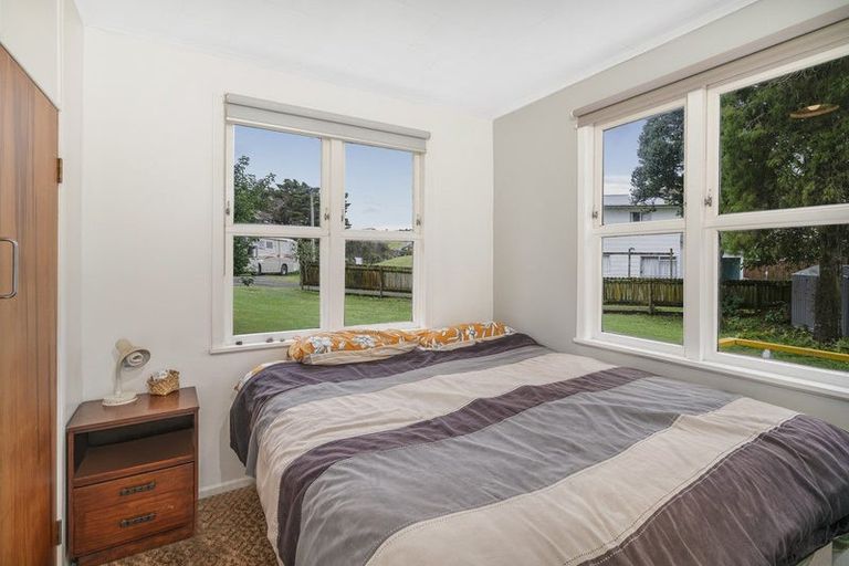 Photo of property in 5 Daphne Road, Tairua, 3508