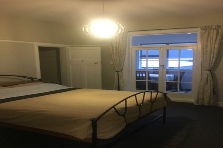 Photo of property in Devonport Apartments, 37/127 Saint Aubyn Street, New Plymouth, 4310