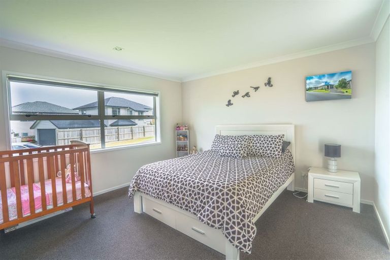 Photo of property in 87 Maylee Crescent, Gulf Harbour, Whangaparaoa, 0930