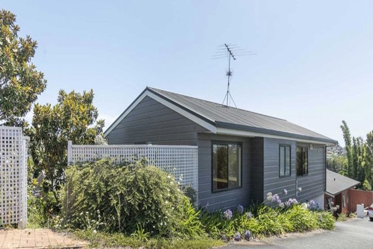 Photo of property in 6/76 Target Road, Totara Vale, Auckland, 0629