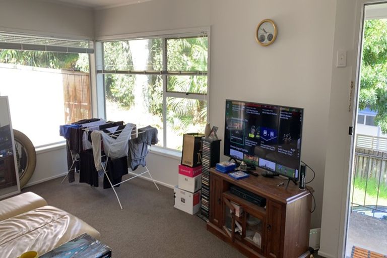 Photo of property in 1/75 Stredwick Drive, Torbay, Auckland, 0630