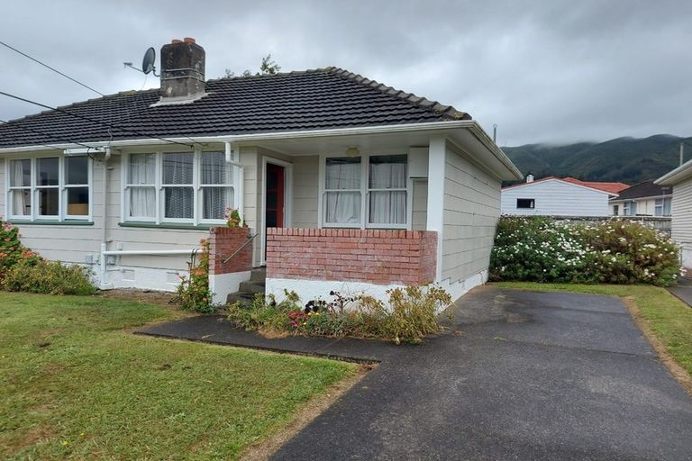 Photo of property in 25-35 Butler Street, Naenae, Lower Hutt, 5011