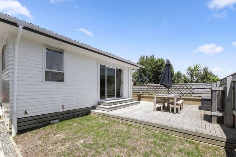 Photo of property in 36a Ranui Terrace, Tawa, Wellington, 5028