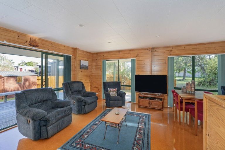 Photo of property in 214 Matarangi Drive, Matarangi, Whitianga, 3592