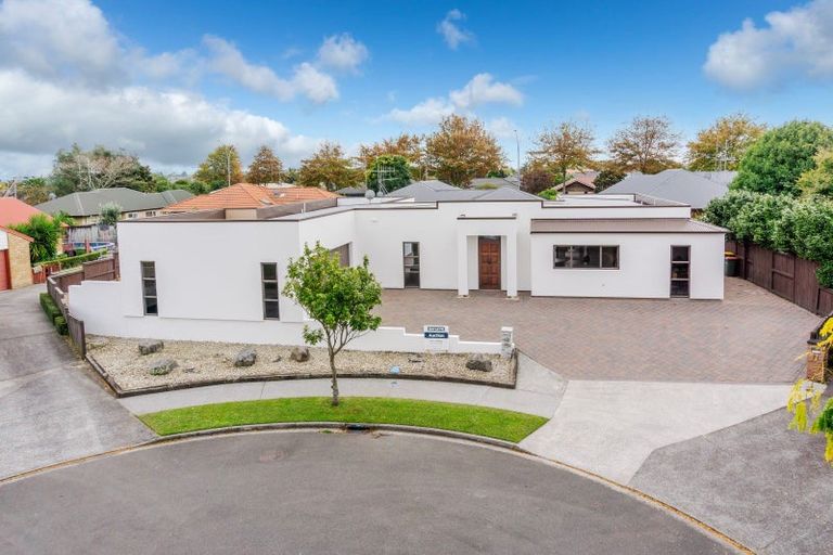 Photo of property in 17 Chesterfield Place, Rototuna, Hamilton, 3210