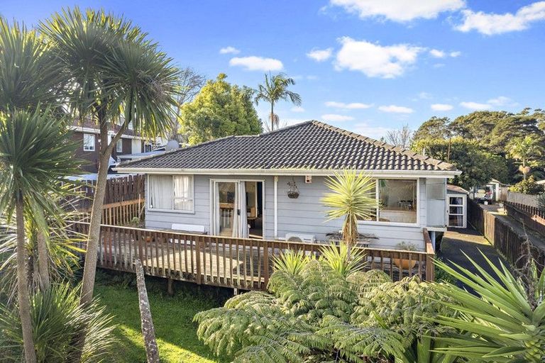 Photo of property in 30 Newham Place, Henderson, Auckland, 0612