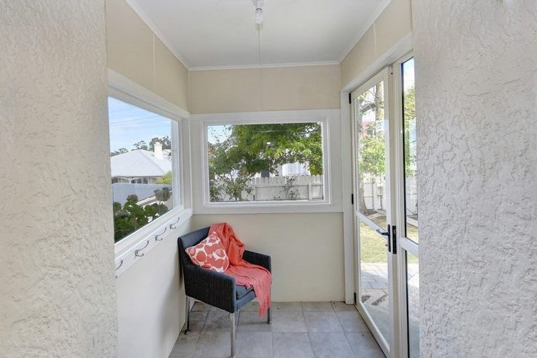 Photo of property in 9 Cochrane Street, Mornington, Dunedin, 9011